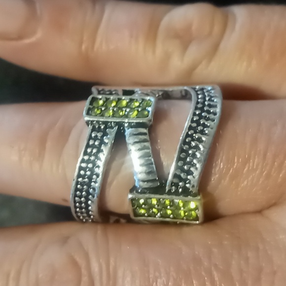 Statement rings 3 coral, green & red accents expandable nwt - Picture 2 of 4